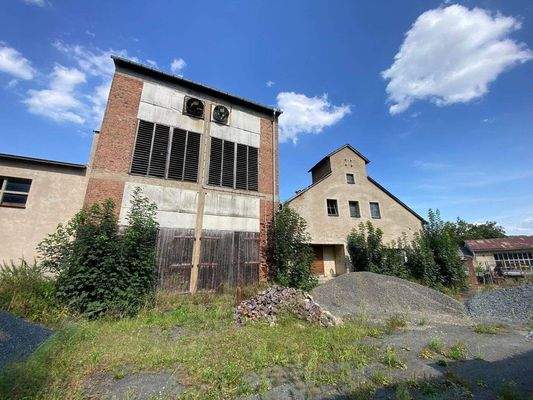 Große Halle rechts Rückseite (2).JPG