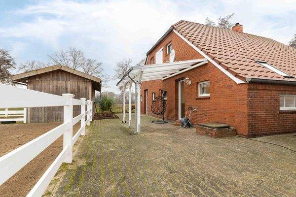 Der  Terassenbereich mit Überdachung