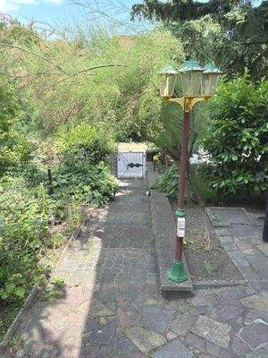 Eingangsbereich Grundstück