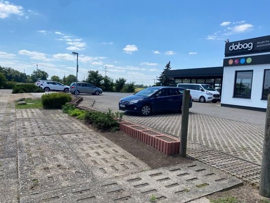 Abgrenzung zum Autohaus .jpeg