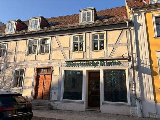 Straßenseite - Haupteingang