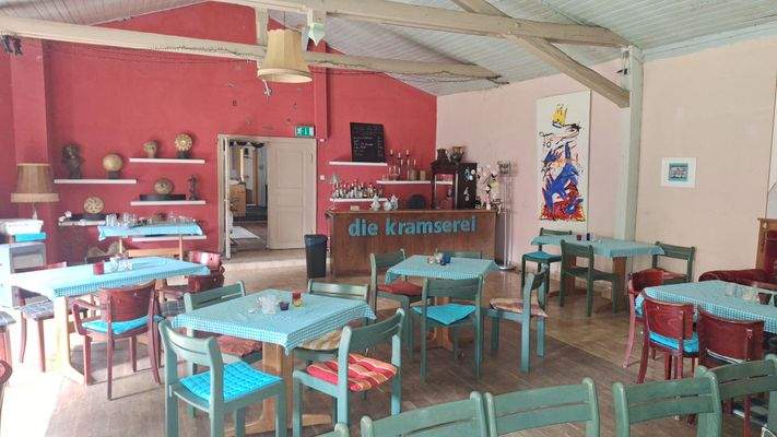 Saal Besucherplätze 135905.jpg