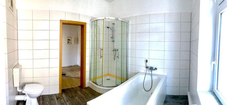 Modernes Badezimmer