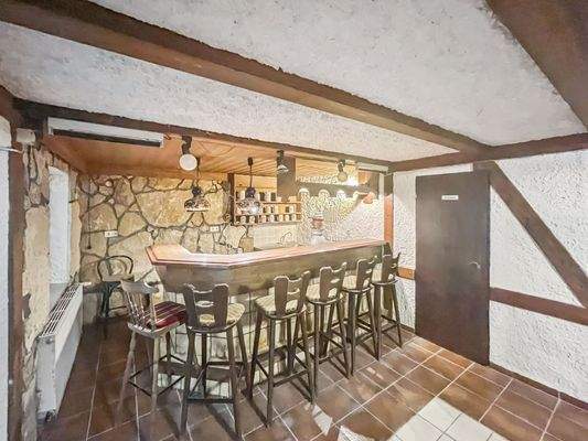 Bar im Untergeschoss