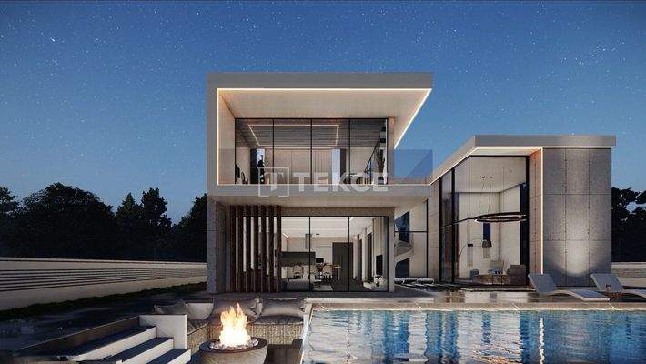 Detached Villa with a Pool near the Beach in İzmir Çeşme