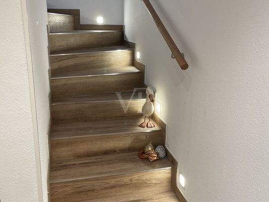 Aufgang mit automatischer Stufenbeleuchtung