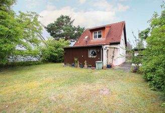 Haus von hinten und Garten