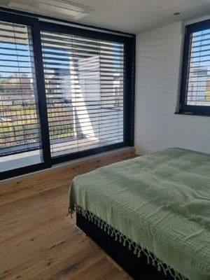 Wohn- und Schlafzimmer