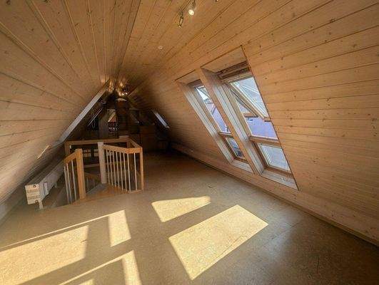 Zimmer im DG (2).jpg