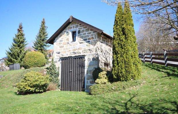 ehemalige Traktorgarage