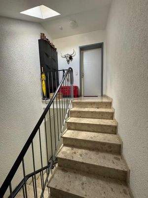 19 Treppenhaus zur eigenen DG Wohnung