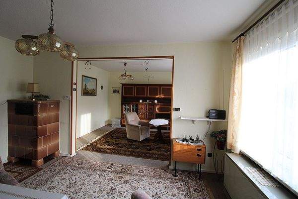 mit Kachelofen für die Behaglichkeit in den kühleren Jahreszeiten