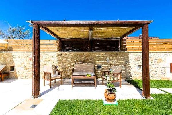 Kretische Steinvilla 13