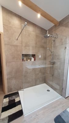 begehbare Dusche im Bad OG
