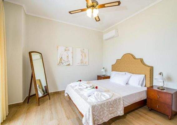 Kreta, Kokkino Chorio: Villa mit spektakulärem Blick auf das Meer und den Sonnenuntergang zu verkaufen