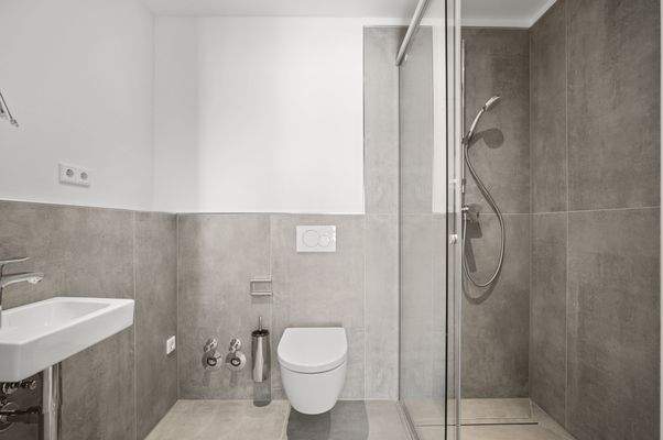 Gäste-WC mit Dusche