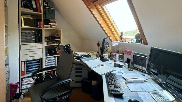 23 Arbeitszimmer DG