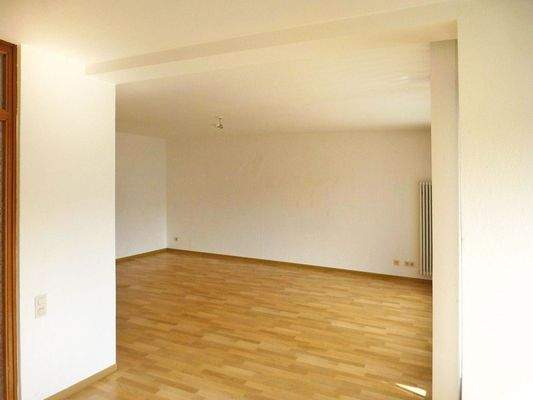 Wohnzimmer vor der aktuellen Vermietung