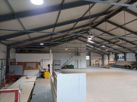 Blick in große Halle