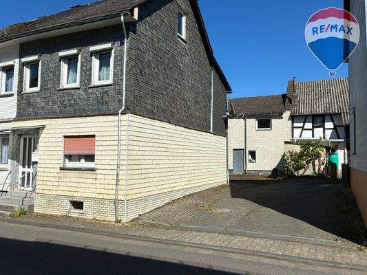 4. Haus  mit  Hinterhaus