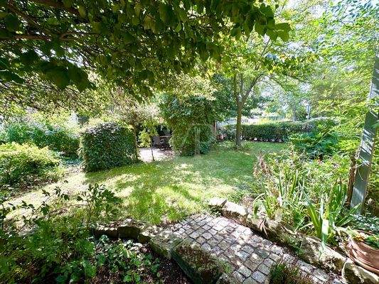 Blick in den angelegten Garten