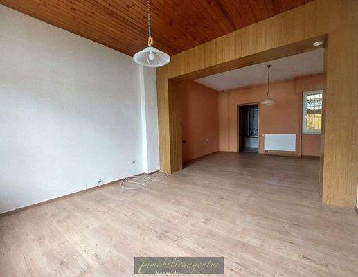 EG - Wohn-Essbereich mit Blick zum BAD