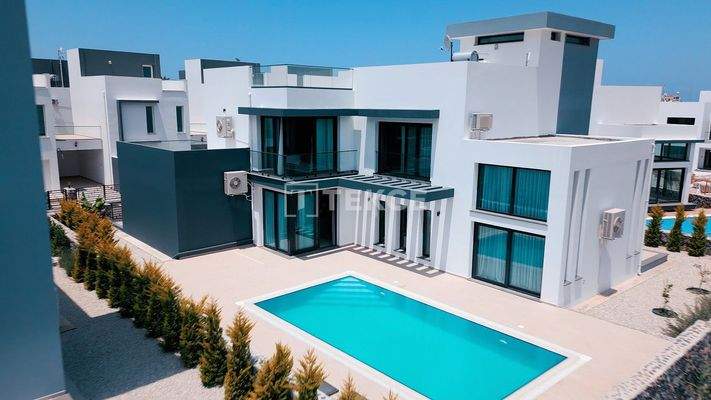 Detached Villas in Advanced Complex in North Cyprus Girne