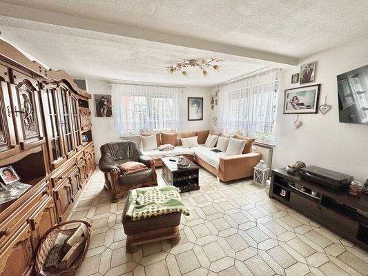 Wohnzimmer Wohnung Obergeschoss (2)