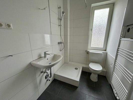 Tageslichtbad mit Dusche