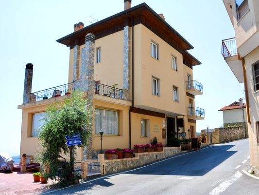 PE894_04 TERRA ITALIA IMMOBILIEN_LIGURIEN_PERINALD