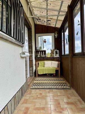 Überdachter Eingangsbereich
