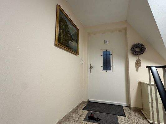 Eingang zur Wohnung im 2. OG