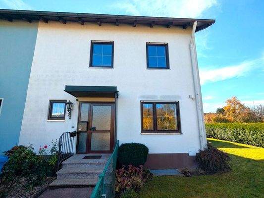 Nordansicht des gepflegten Reiheneckhauses