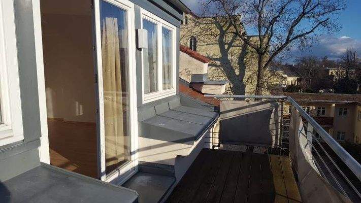 Balkon mit Stadtblick