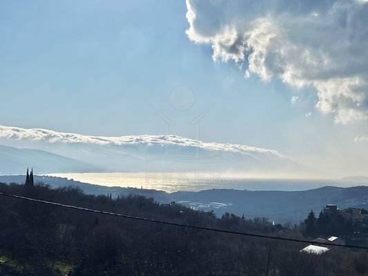 Moderne Villa mit atemberaubendem Ausblick in Bribir