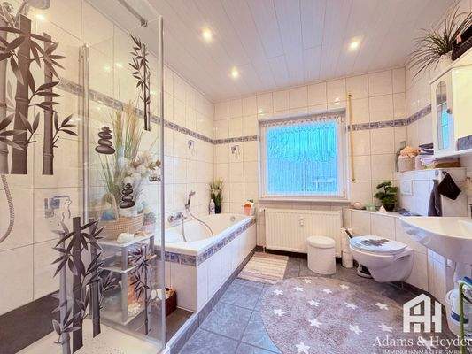 Badezimmer, EG, Bild 1