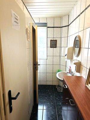 Toilette Damen Bistro