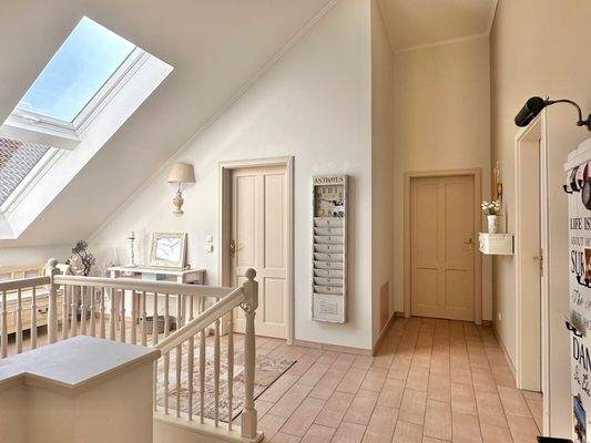 Blick zu zwei Zimmern im Obergeschoss