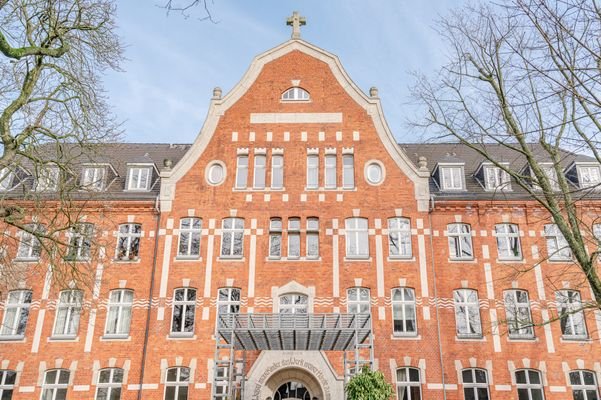 Dreiflügelhaus frontal