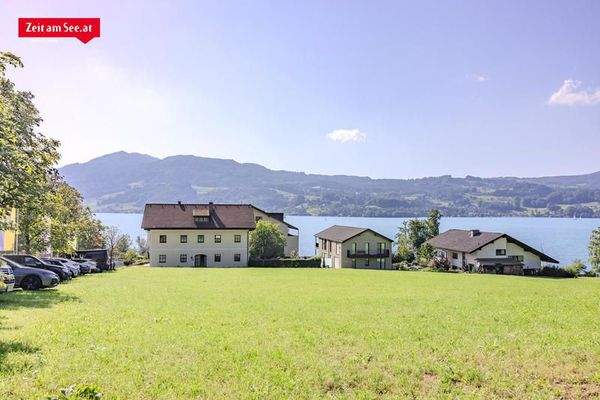 Blick von der Kirche Richtung See mit Haus