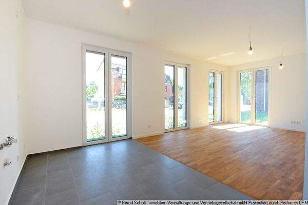 8 Blick aus der Küche Richtung Straße