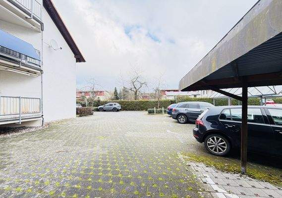 Grundstück/ PKW-Stellplätze