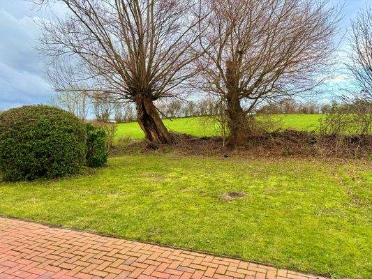 Blick auf anliegende Landschaft