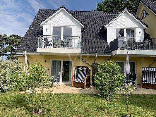 Hausansicht mit Terrassen