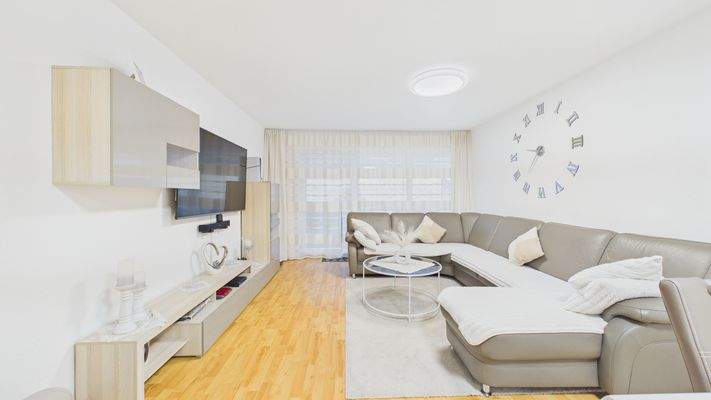 CAM04777G0-PR0044-STILL013