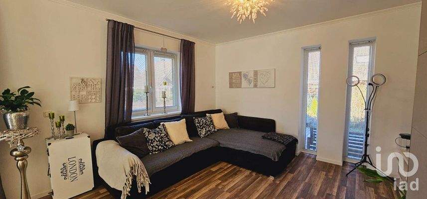 30 Wohnzimmer mit Kamin