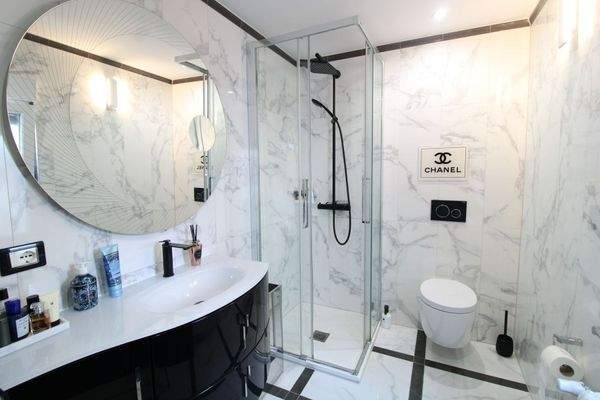 Tageslichtbadezimmer 1.OG