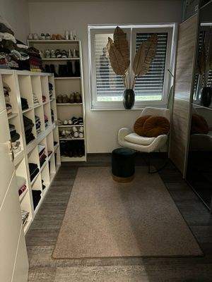 Gemütliches Ankleidezimmer