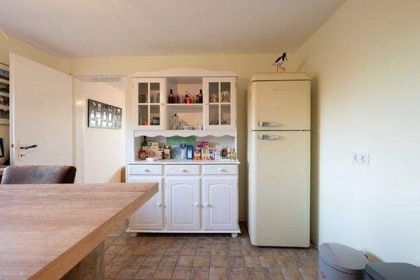 Küche andere Seite.jpg