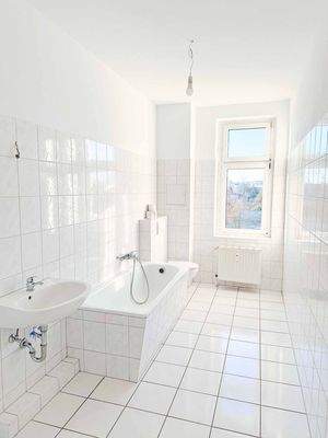 03 ETW Stralsund Barther Str. 76 - Wannenbad.jpg